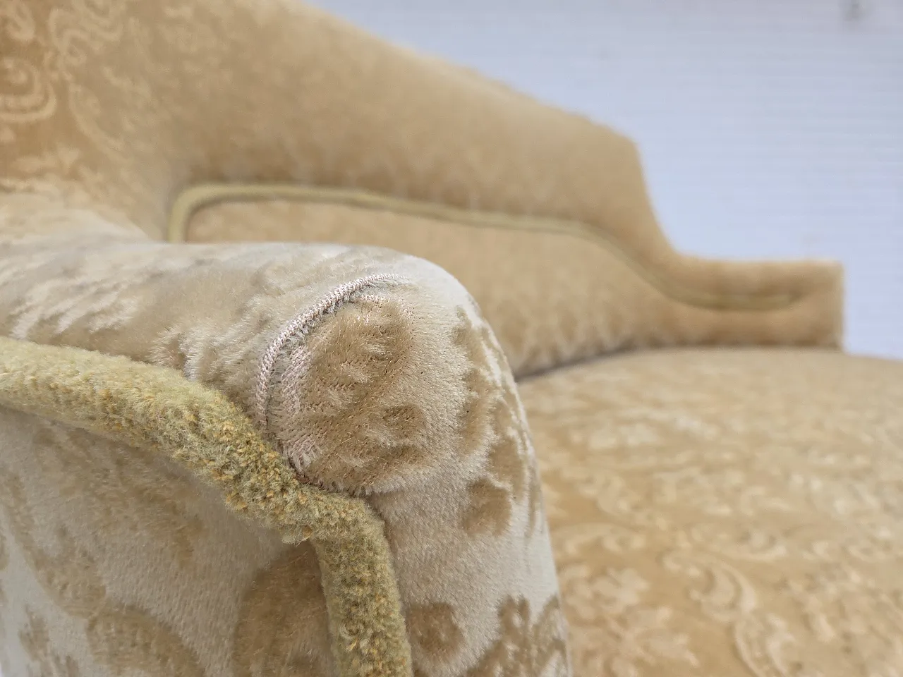 Danish 2-seater sofa, green damask velvet with fringe, 1950s 8