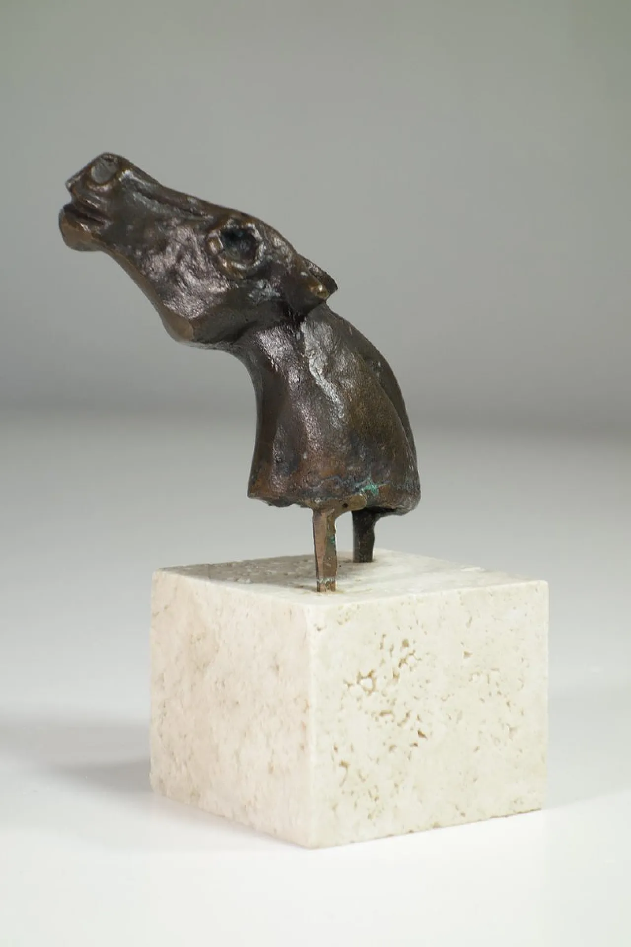 Scultura Testa di cavallo di Bruno Cassinari, anni '70 2