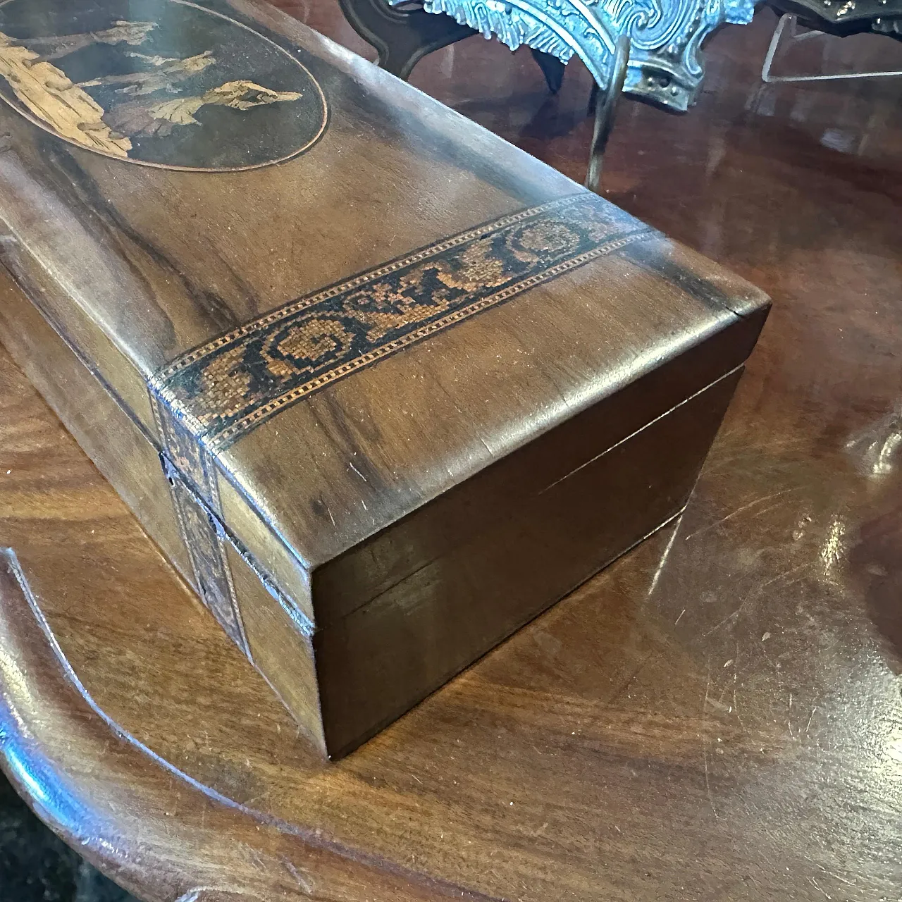 Inlaid walnut Sorrento box, 20th century 2