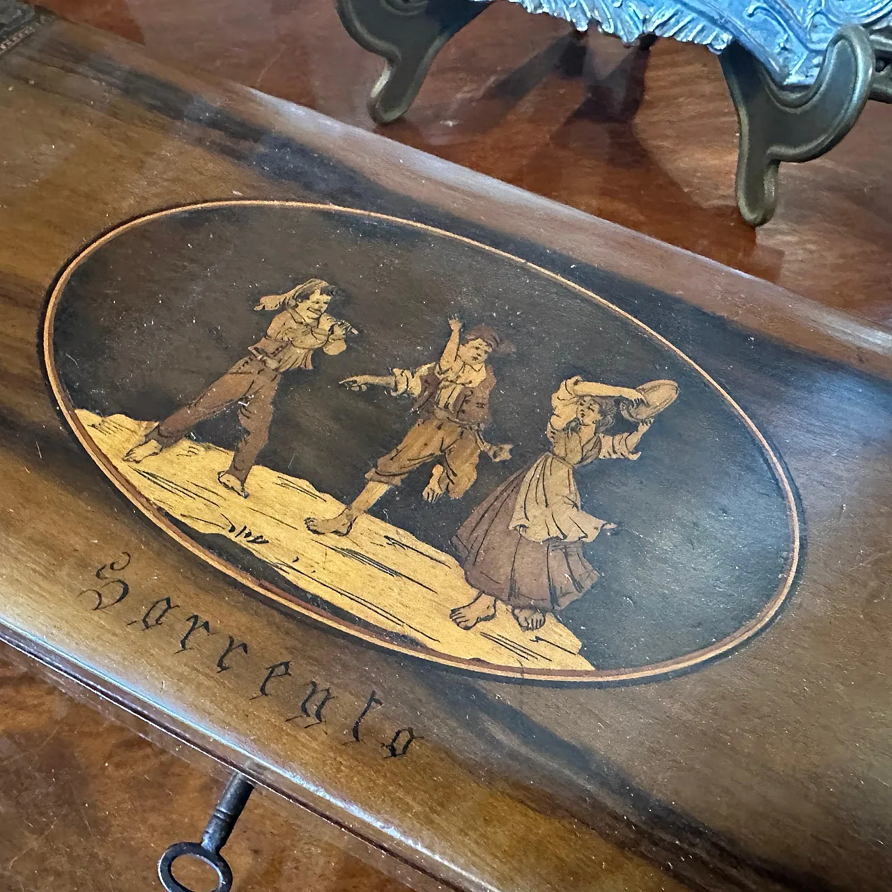 Inlaid walnut Sorrento box, 20th century 7