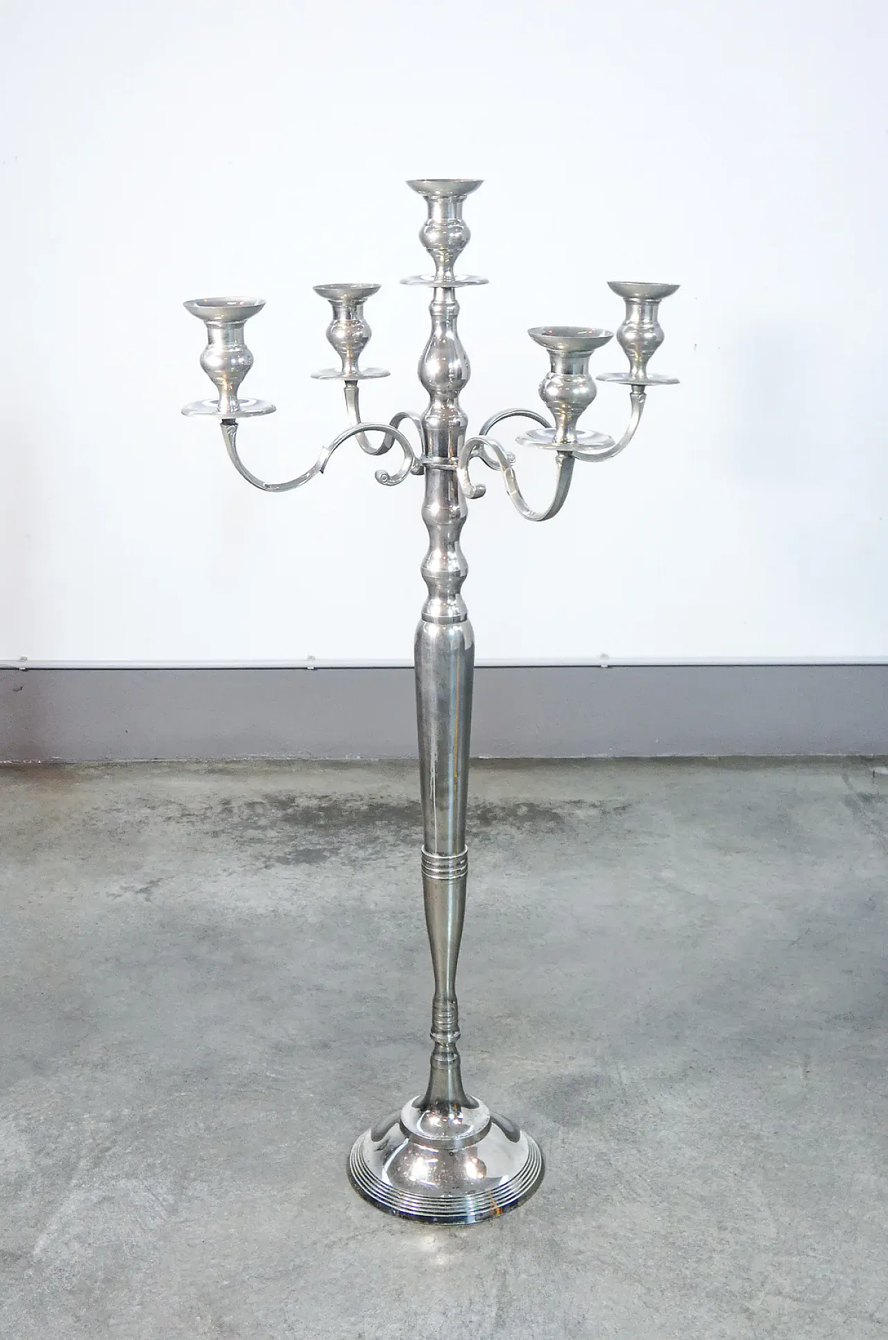 Candelabro da pavimento in metallo cromato, '900 2