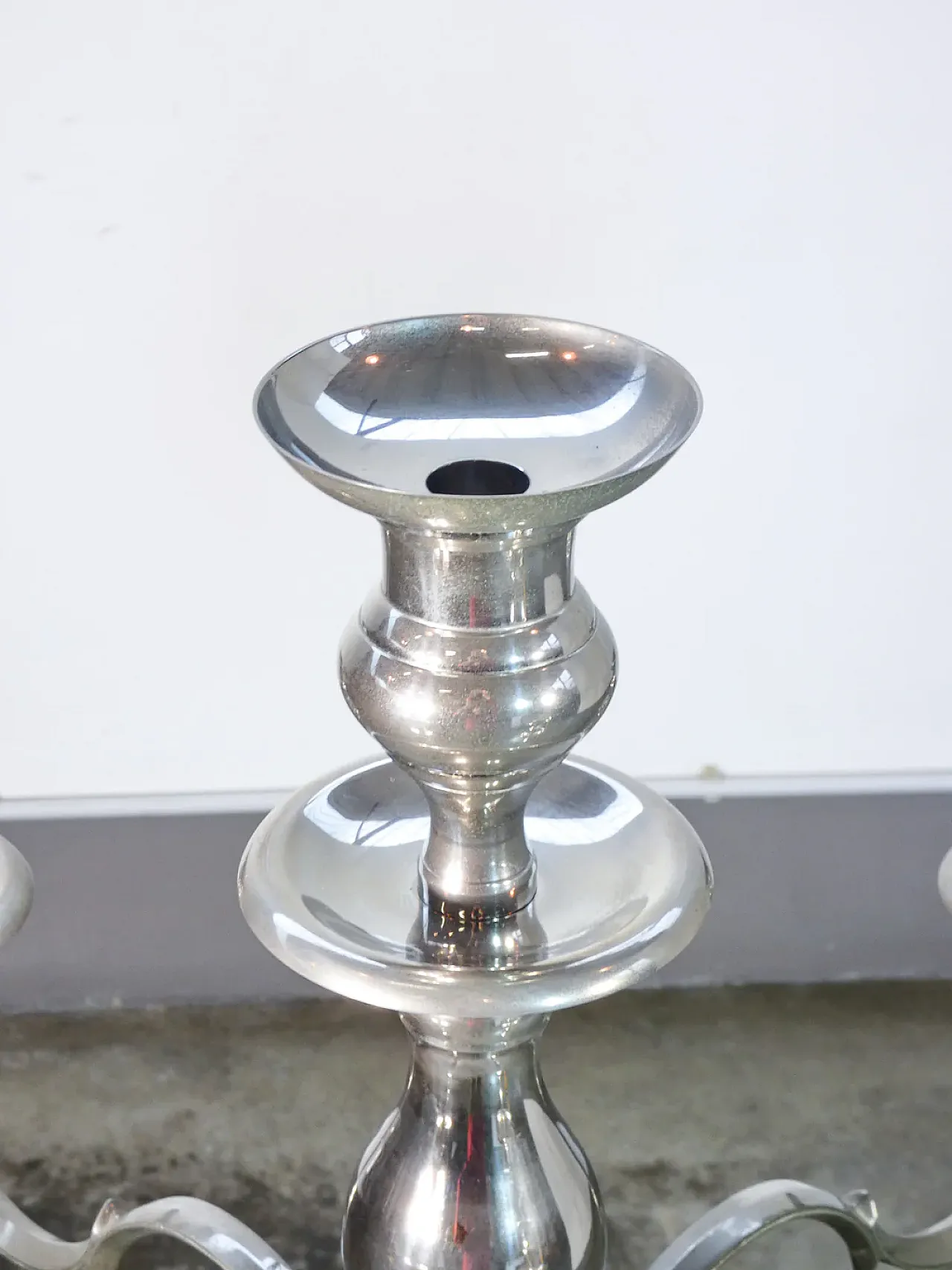 Candelabro da pavimento in metallo cromato, '900 4