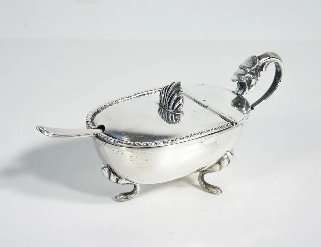 Saliera e pepiera da tavola in argento, metà '900 10