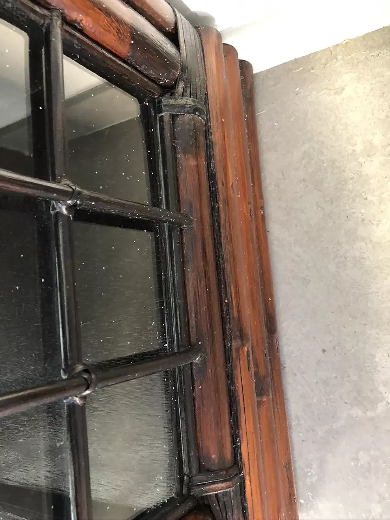 Bamboo and glass showcase, 20th century 8