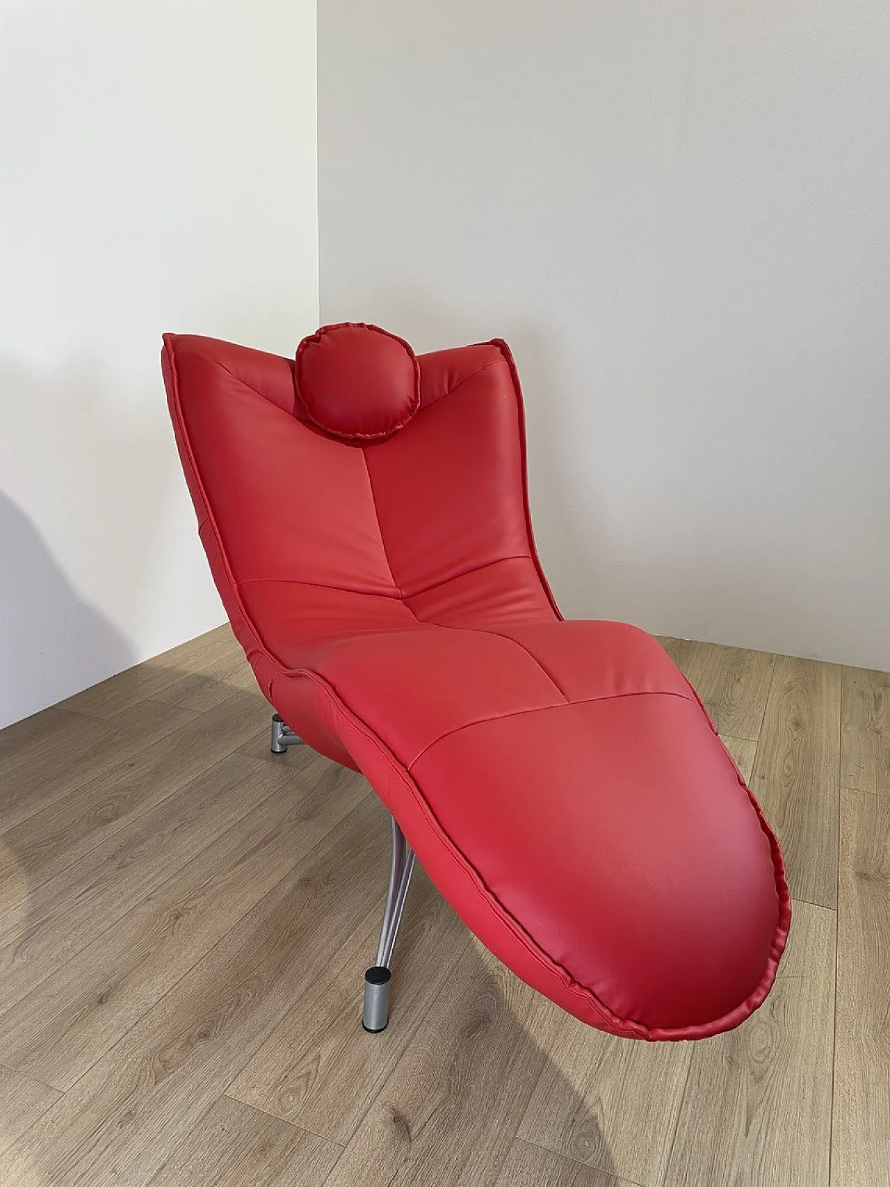 Jane Worthington, Chaise Longue DS151 for de headquarters' 90s 5