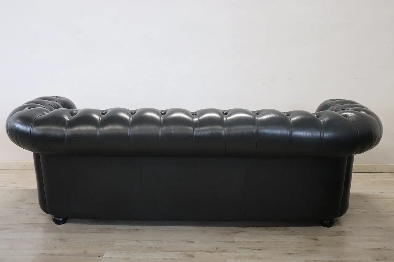 Divano e poltrona  stile Chesterfield in pelle nera, anni '80 8
