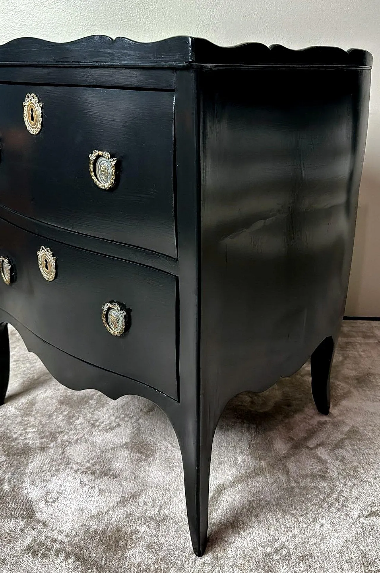 Walnut and bronze chest of drawers in Louis XV style, 18th century 11
