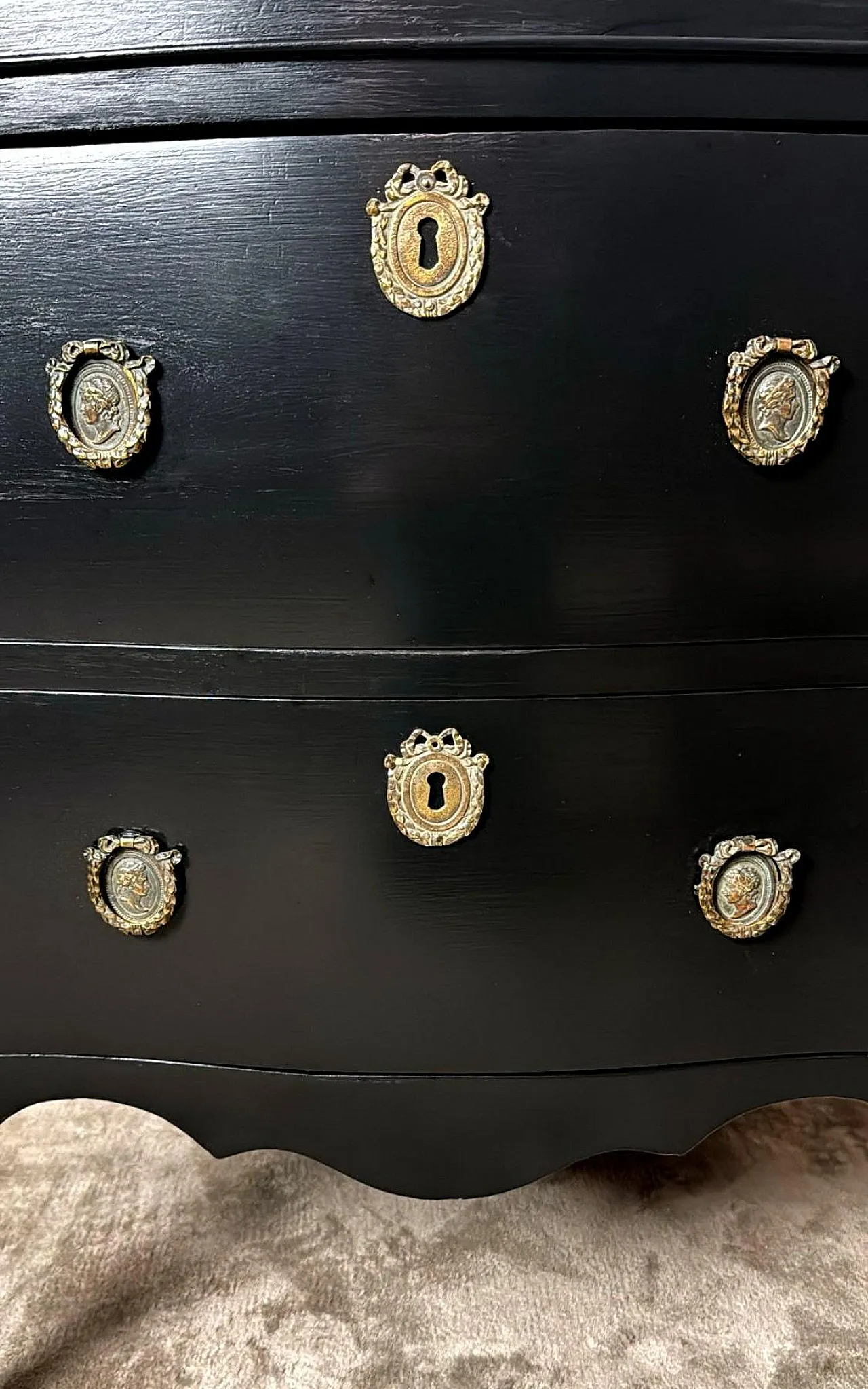 Walnut and bronze chest of drawers in Louis XV style, 18th century 12