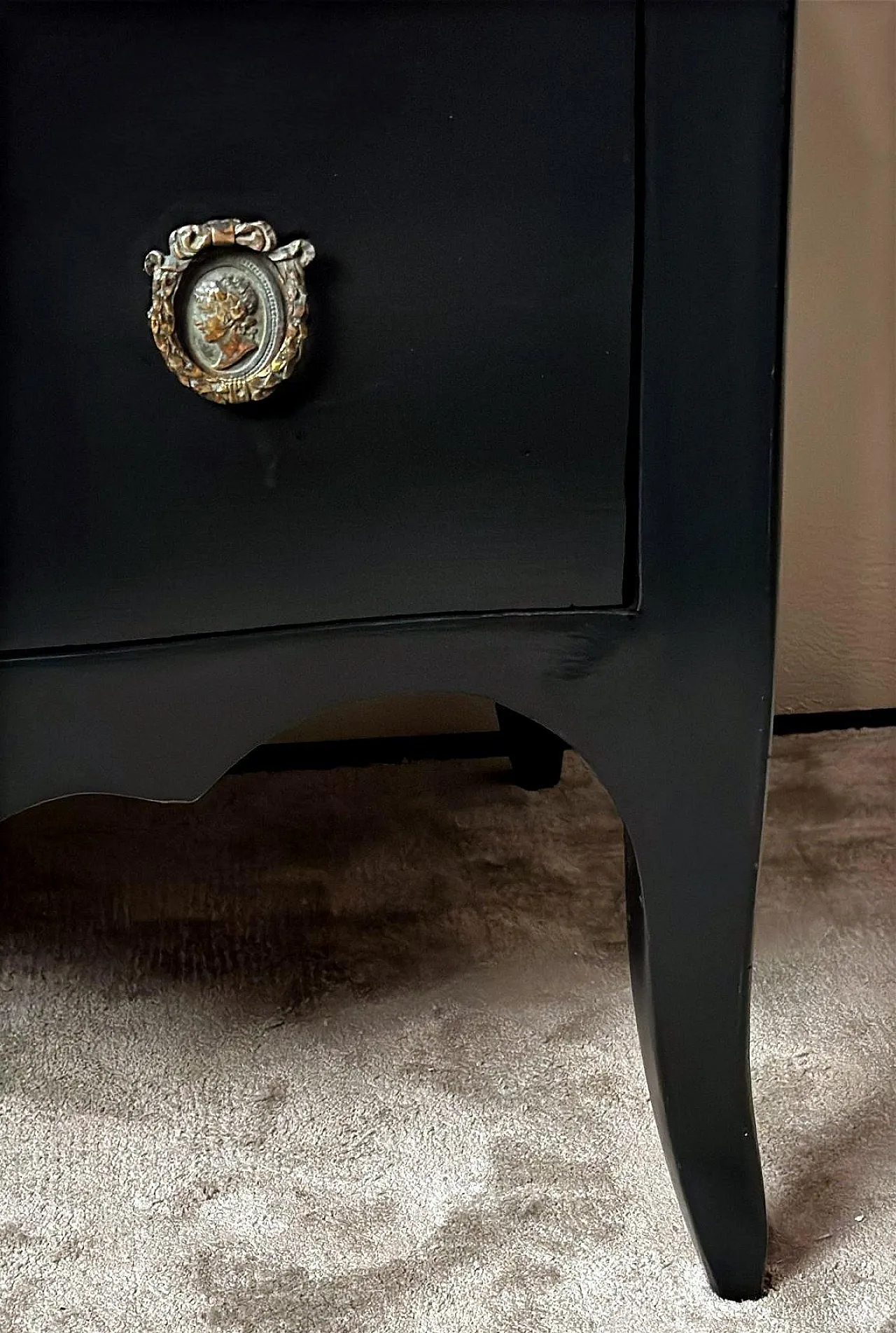 Walnut and bronze chest of drawers in Louis XV style, 18th century 17