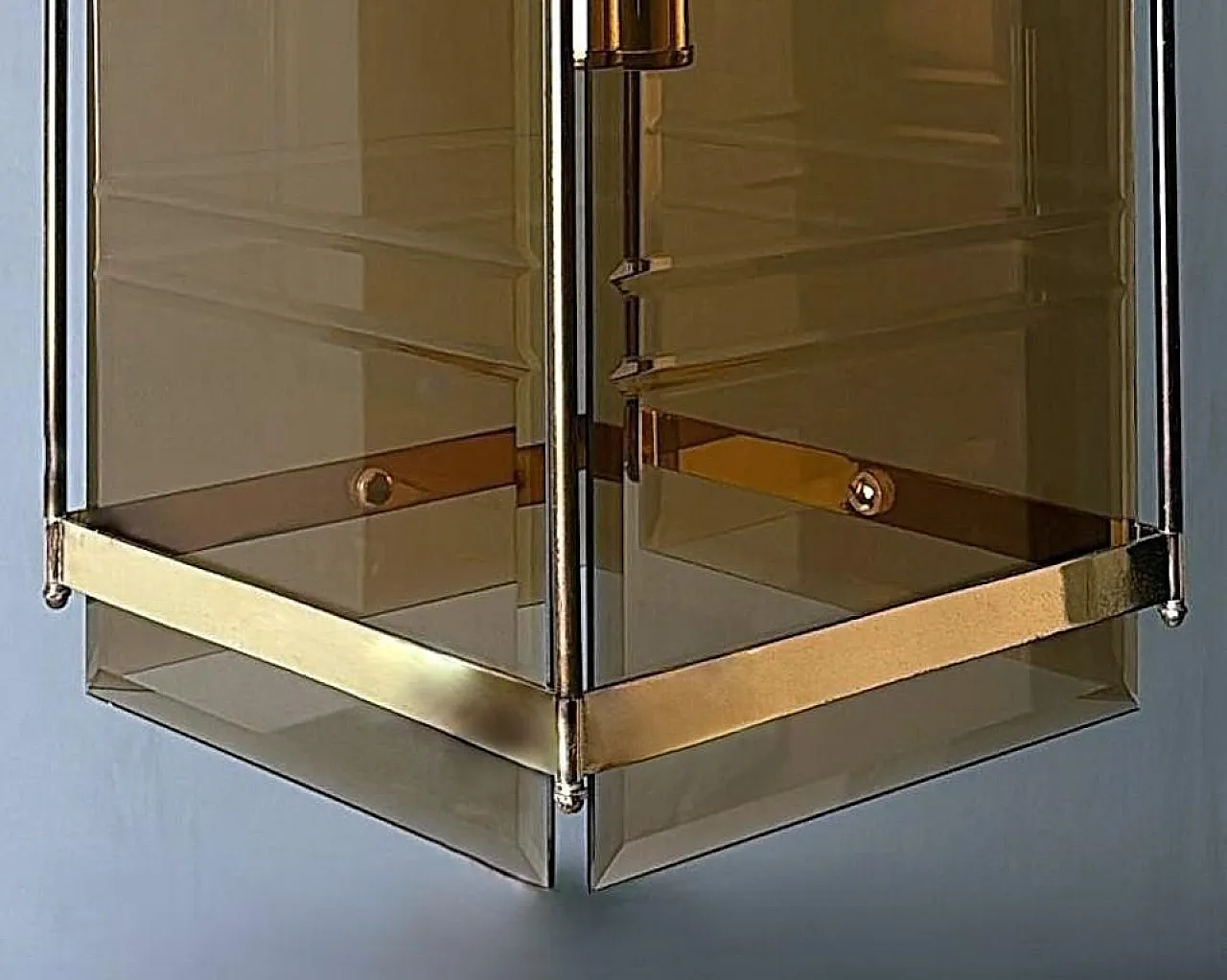 Lampadario in ottone stile Sciolari con vetro smussato fumé, anni '70 15