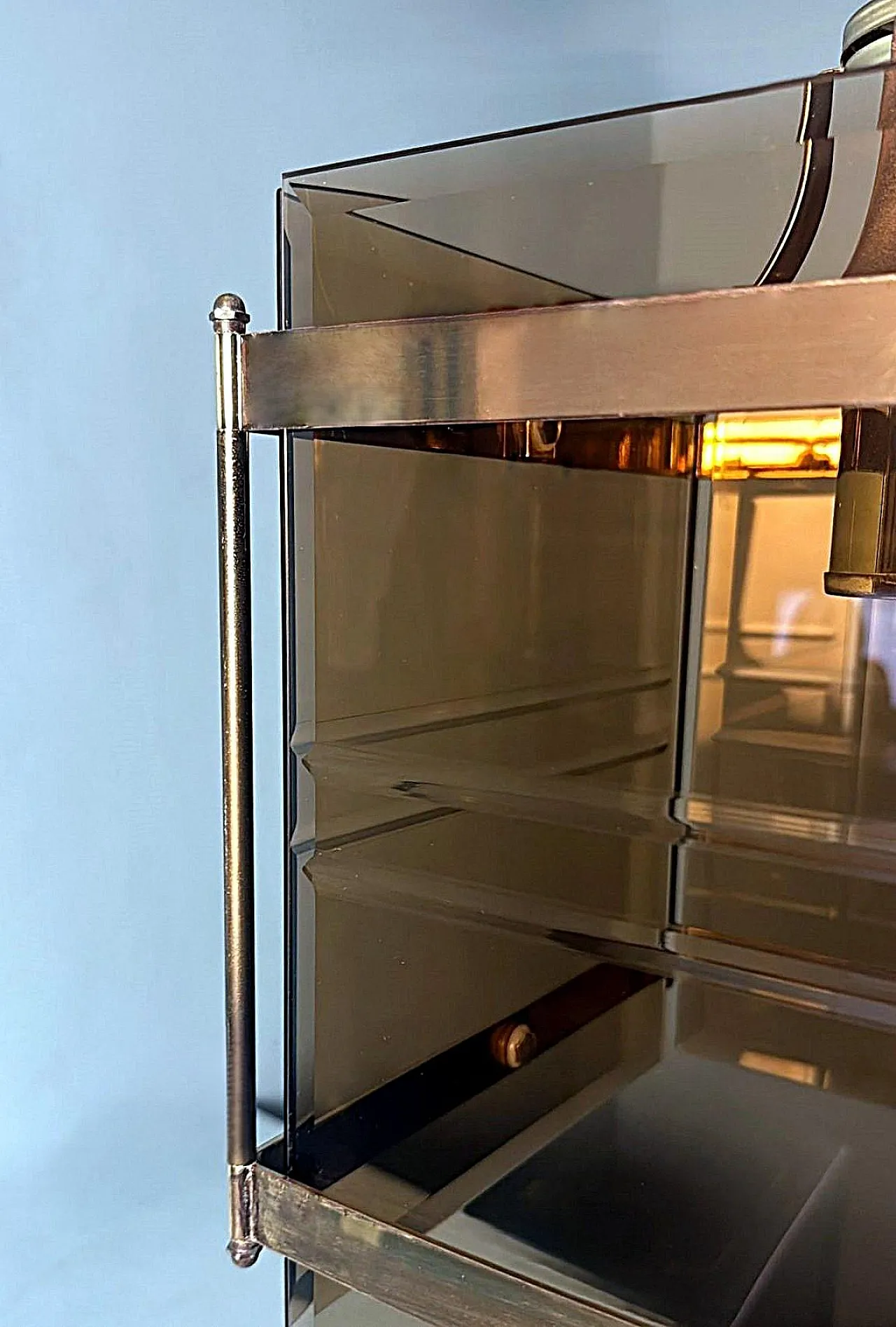 Lampadario in ottone stile Sciolari con vetro smussato fumé, anni '70 16