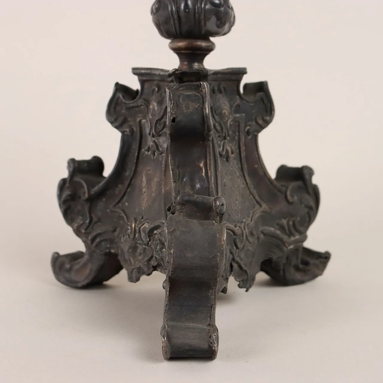 Torciere in lamierino sbalzato, '700 6