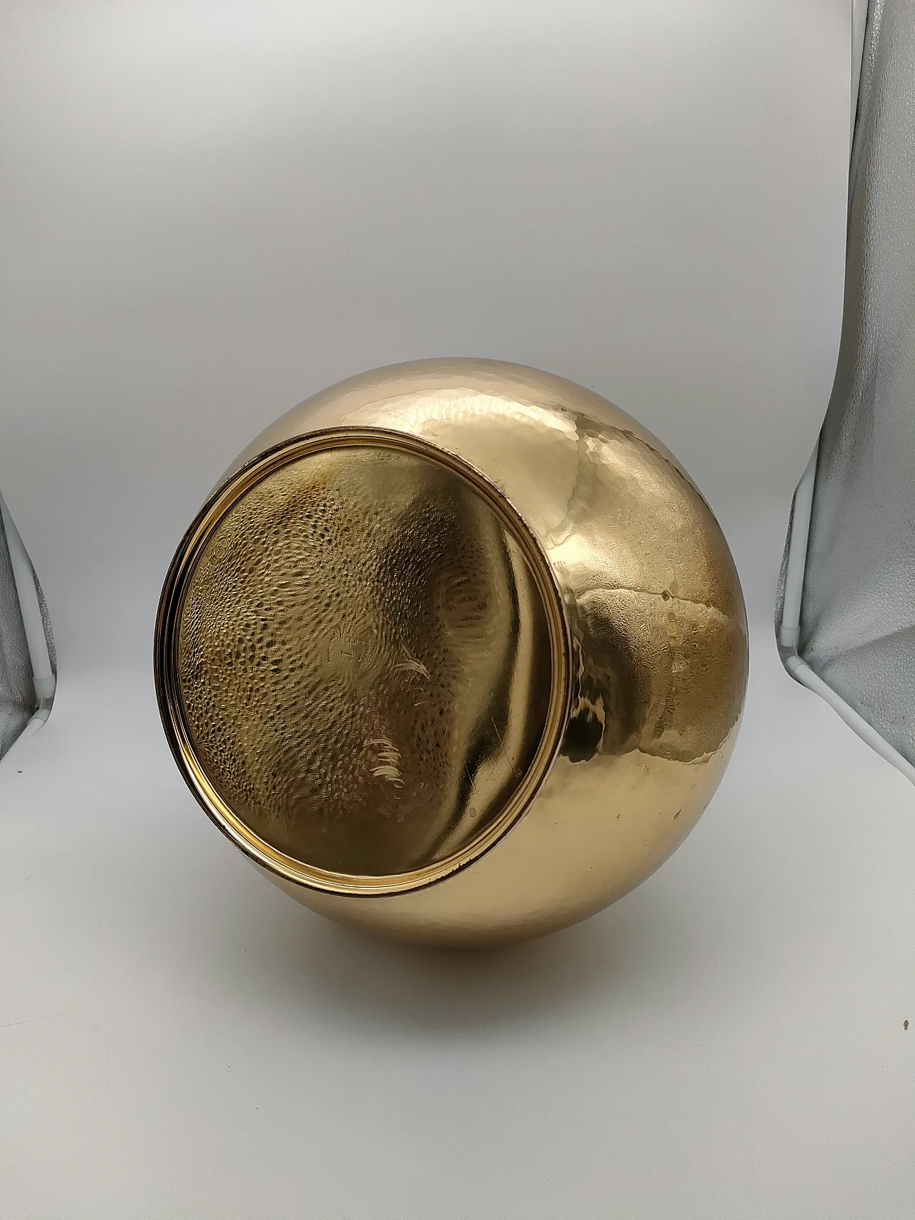 Vaso ottone by Tommaso Barbi, anni '70 8
