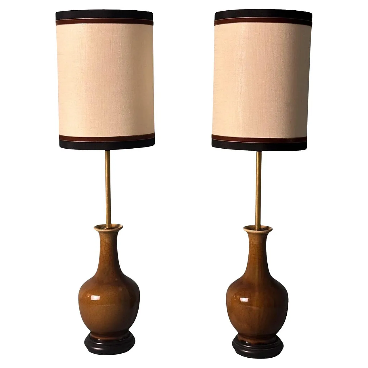 Coppia di lampade in porcellana smaltata e legno, anni '50 1