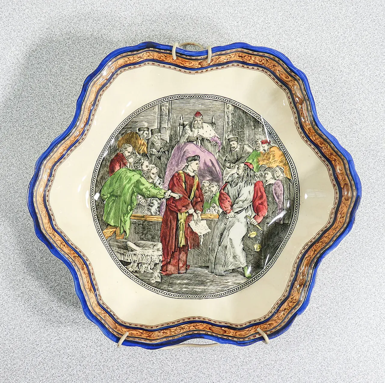 Piatto da parete raffigurante il Mercante di Venezia, anni '80 1