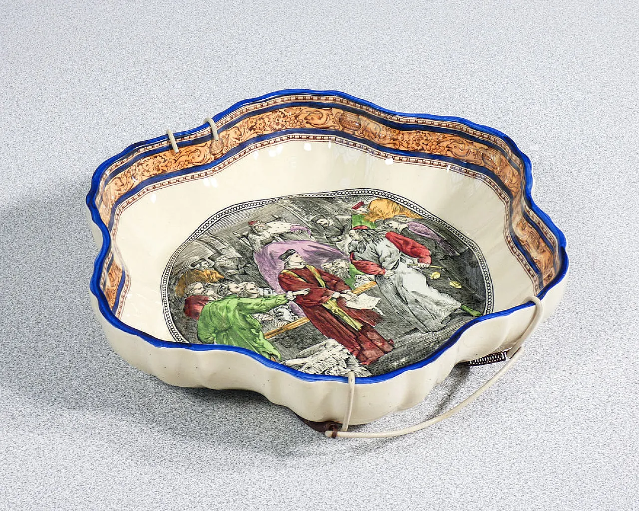 Piatto da parete raffigurante il Mercante di Venezia, anni '80 3