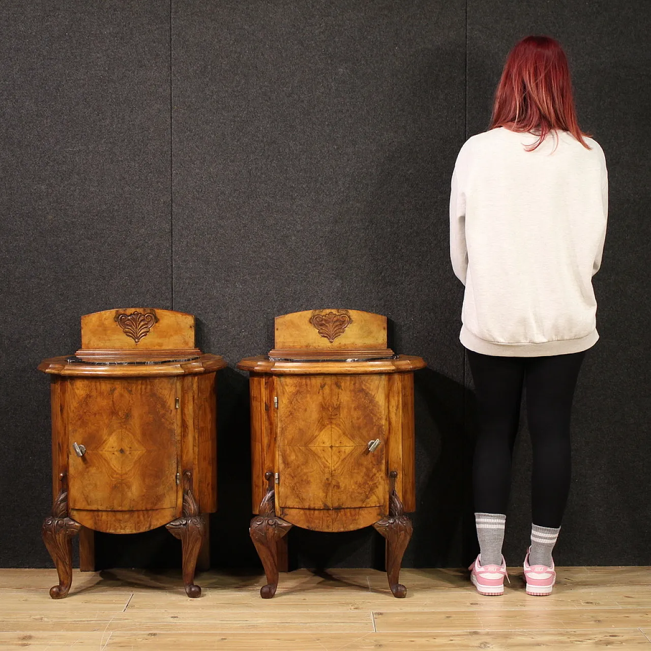 Pair of Italian bedside tables with marble top, 20th century 2