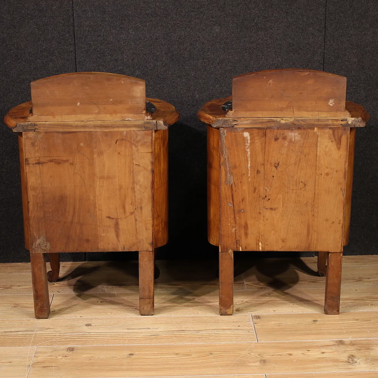 Pair of Italian bedside tables with marble top, 20th century 6