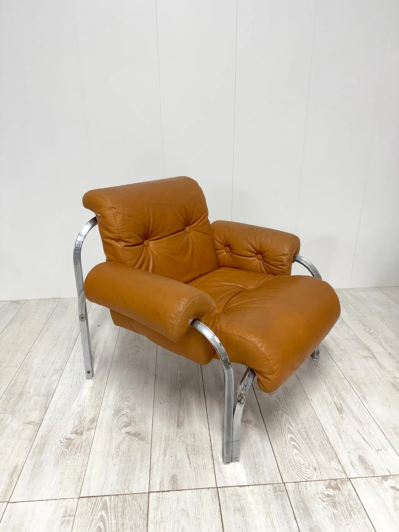 Coppia di poltrone in pelle, anni '70 2