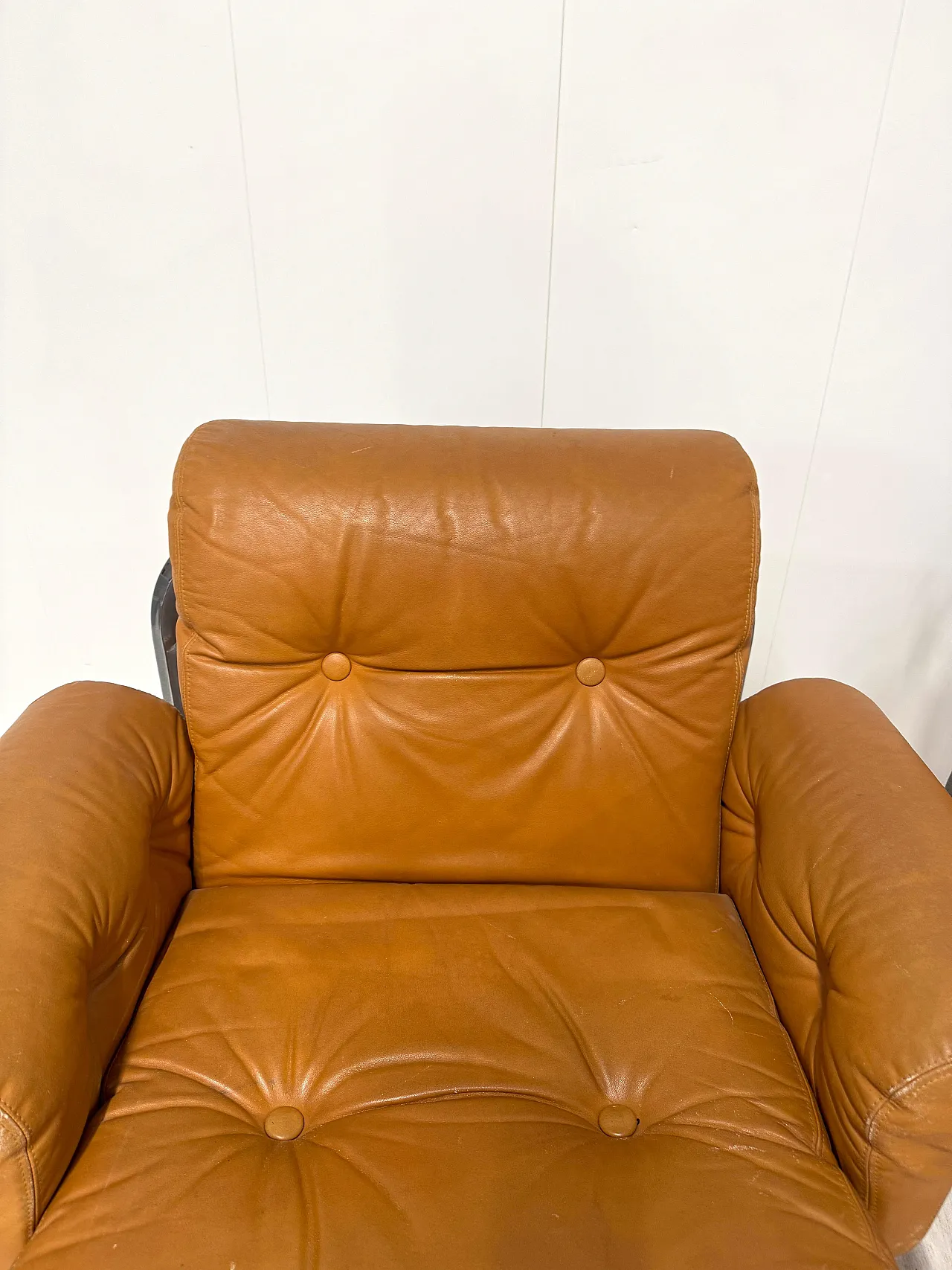 Coppia di poltrone in pelle, anni '70 10