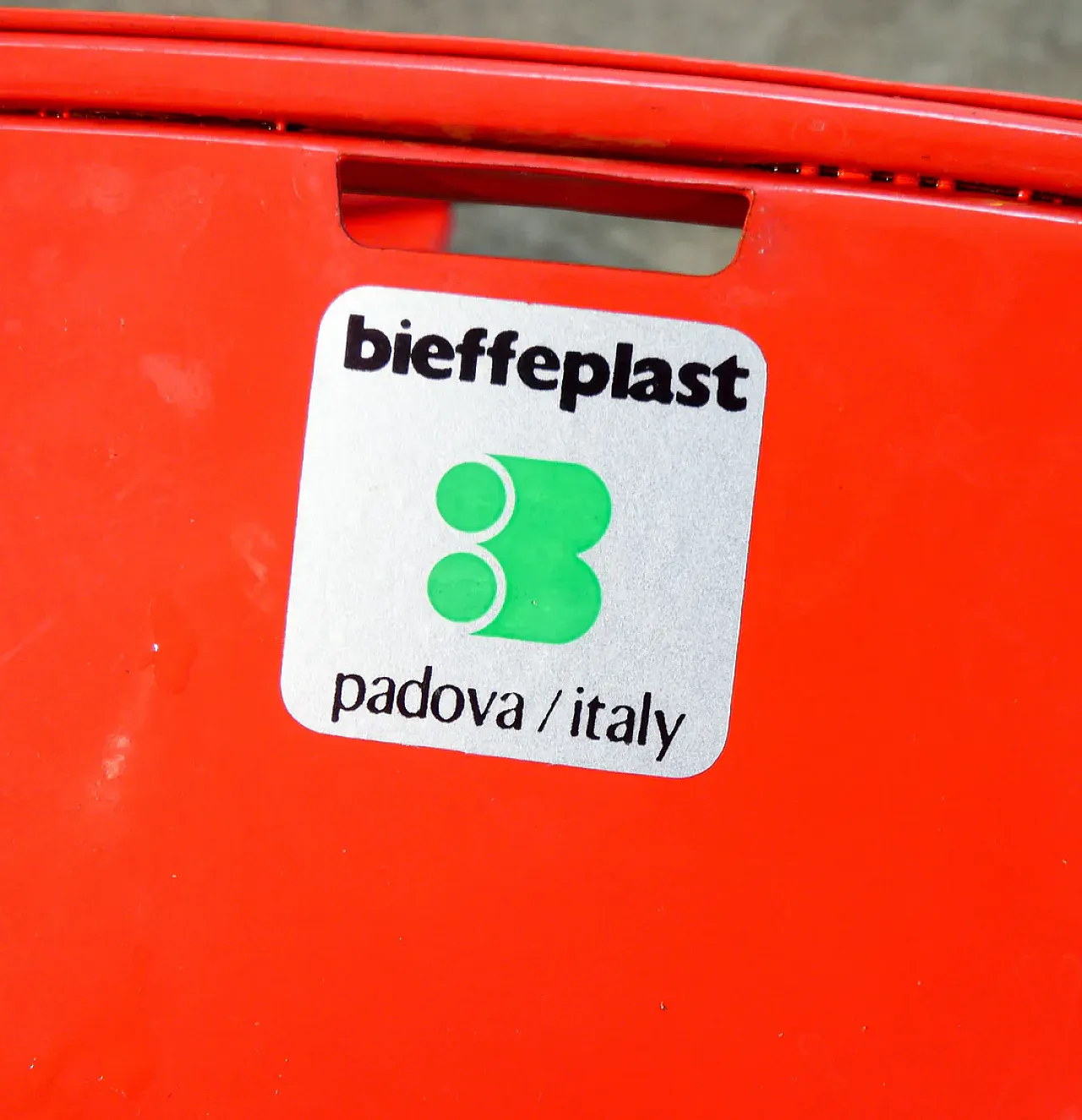 7 Omstak plastic and metal chairs, 1970s 6