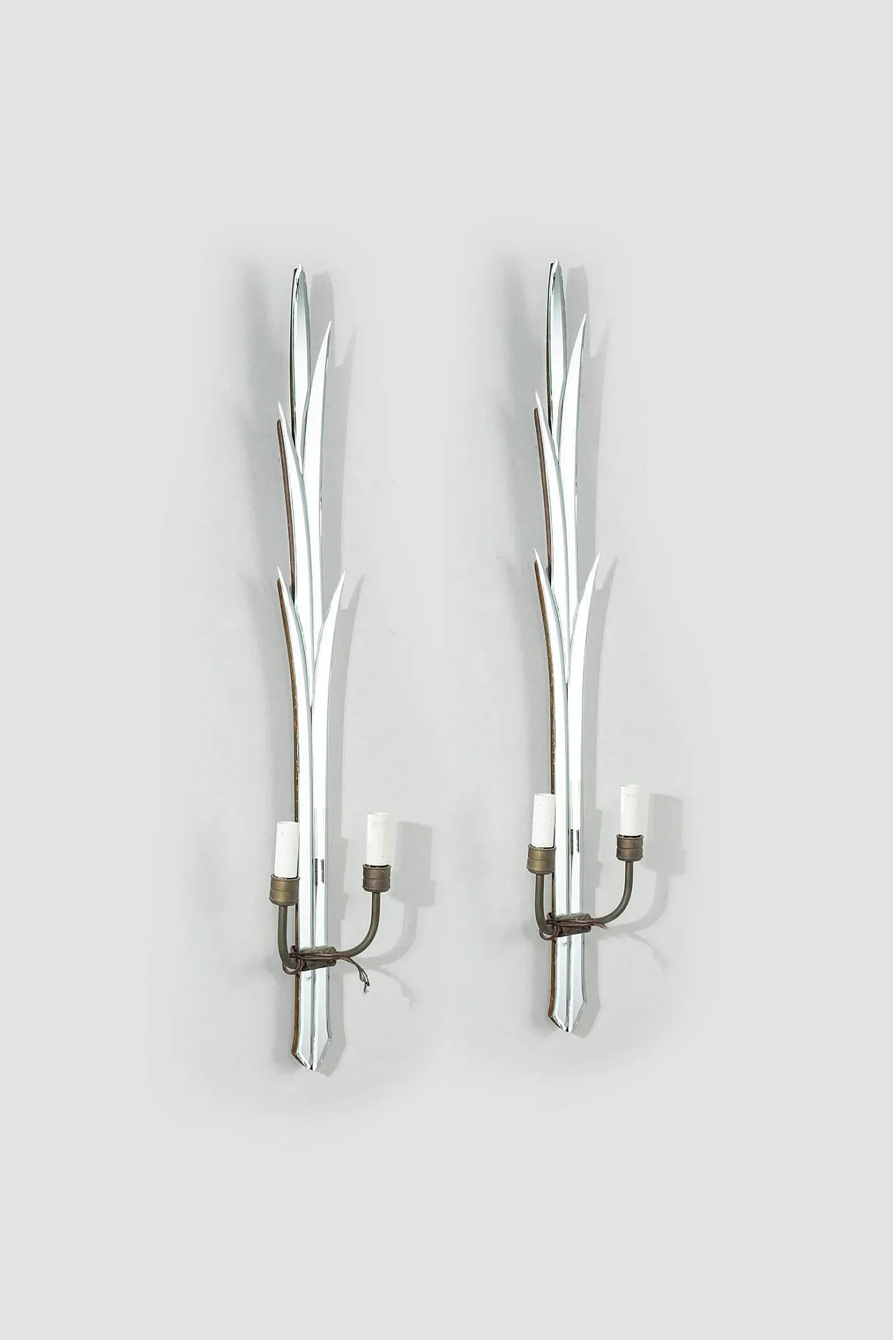 Coppia di appliques in ferro e legno, anni '40 2