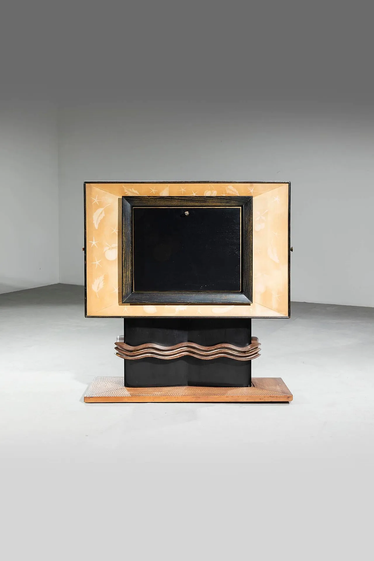 Bar cabinet by Vittorio Valabrega for Valabrega, 1940s 4