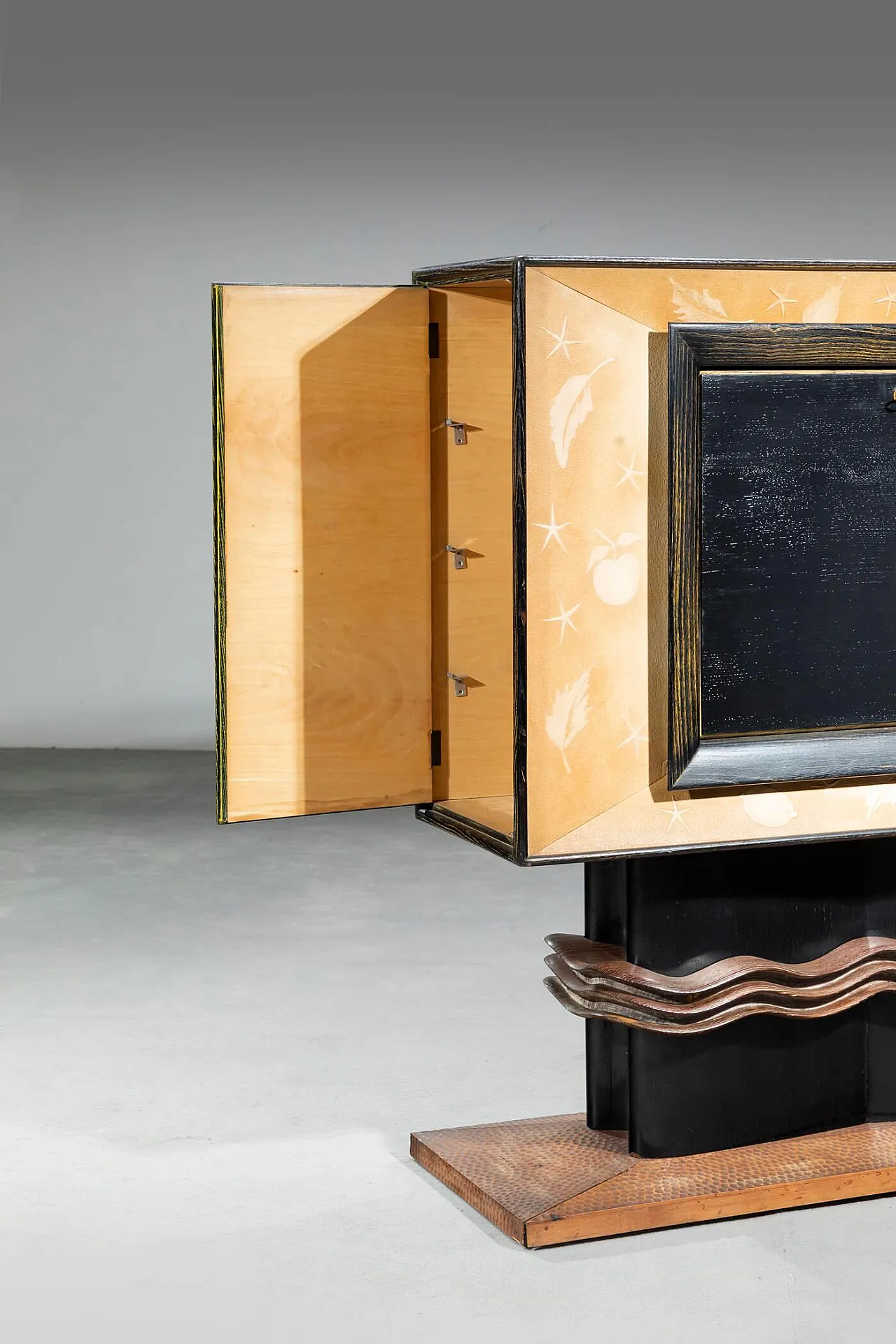 Bar cabinet by Vittorio Valabrega for Valabrega, 1940s 5