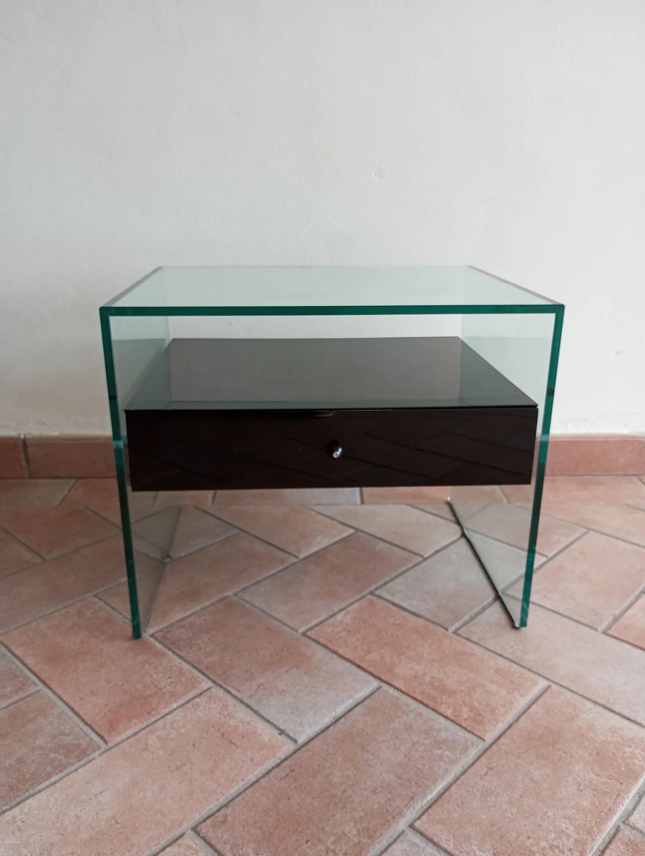 Comodino “Secret” in vetro e legno laccato nero. Italia anni ‘90 8