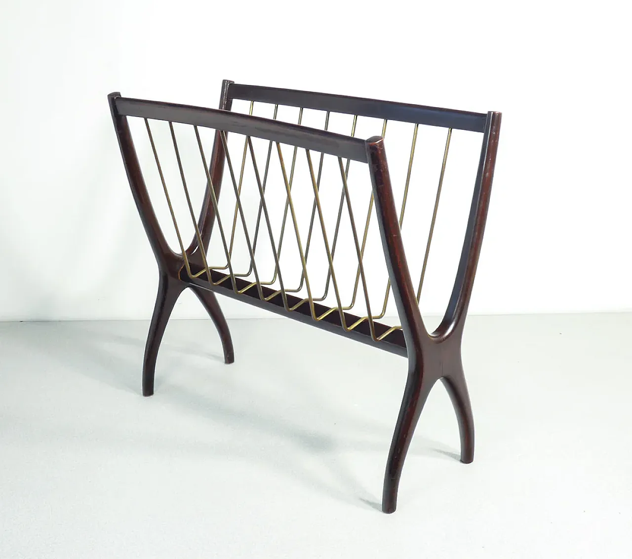 Magazine rack in wood and brass by Cesare Lacca, 1950s 1