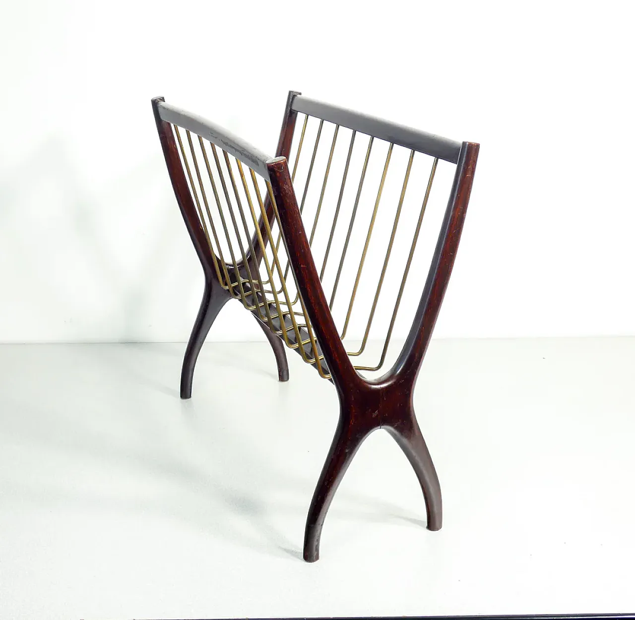Magazine rack in wood and brass by Cesare Lacca, 1950s 2