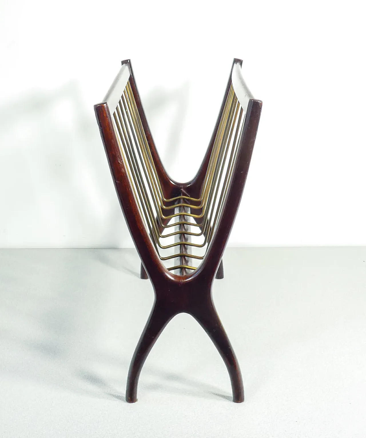 Magazine rack in wood and brass by Cesare Lacca, 1950s 3