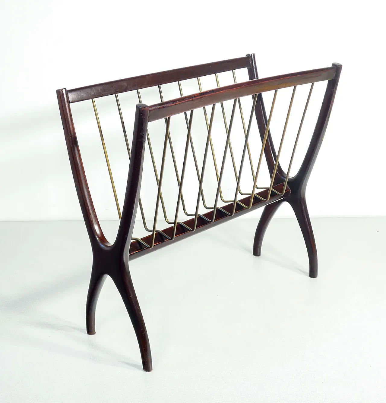 Magazine rack in wood and brass by Cesare Lacca, 1950s 4