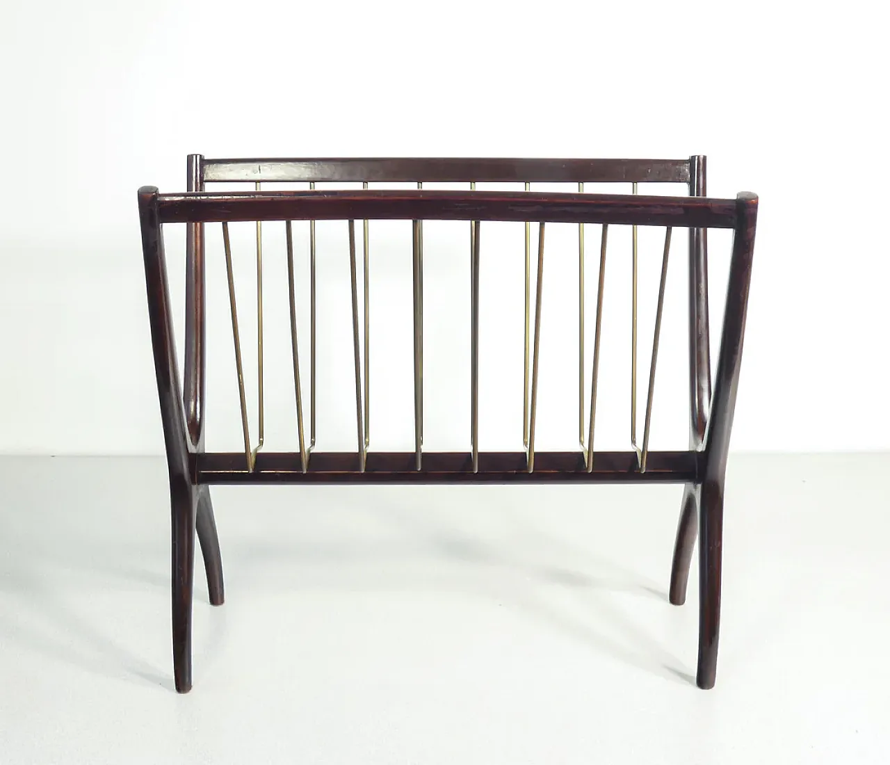 Magazine rack in wood and brass by Cesare Lacca, 1950s 5