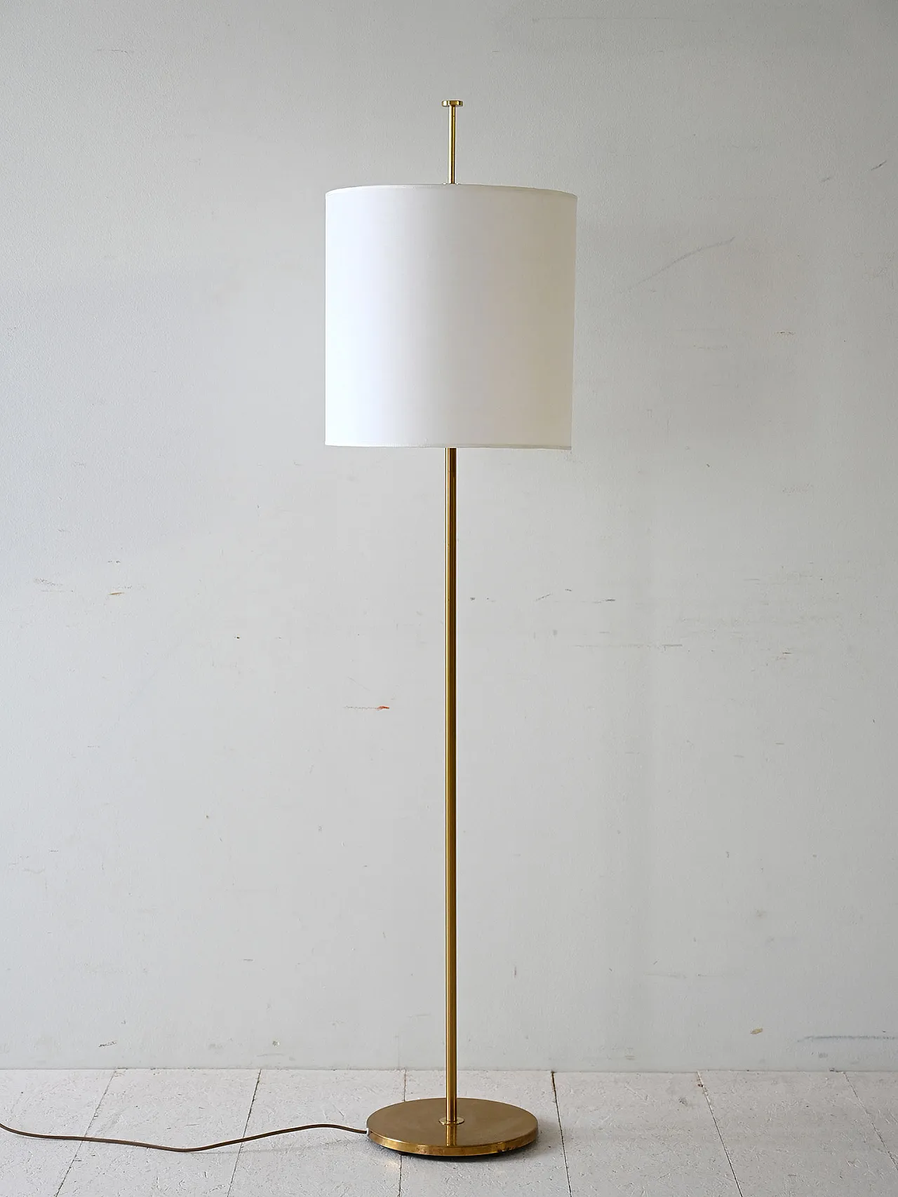 Scandinavian floor lamp in brass and fabric, 70s 1