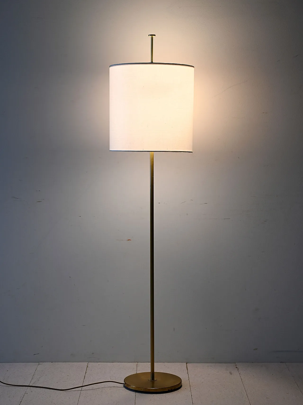 Scandinavian floor lamp in brass and fabric, 70s 2