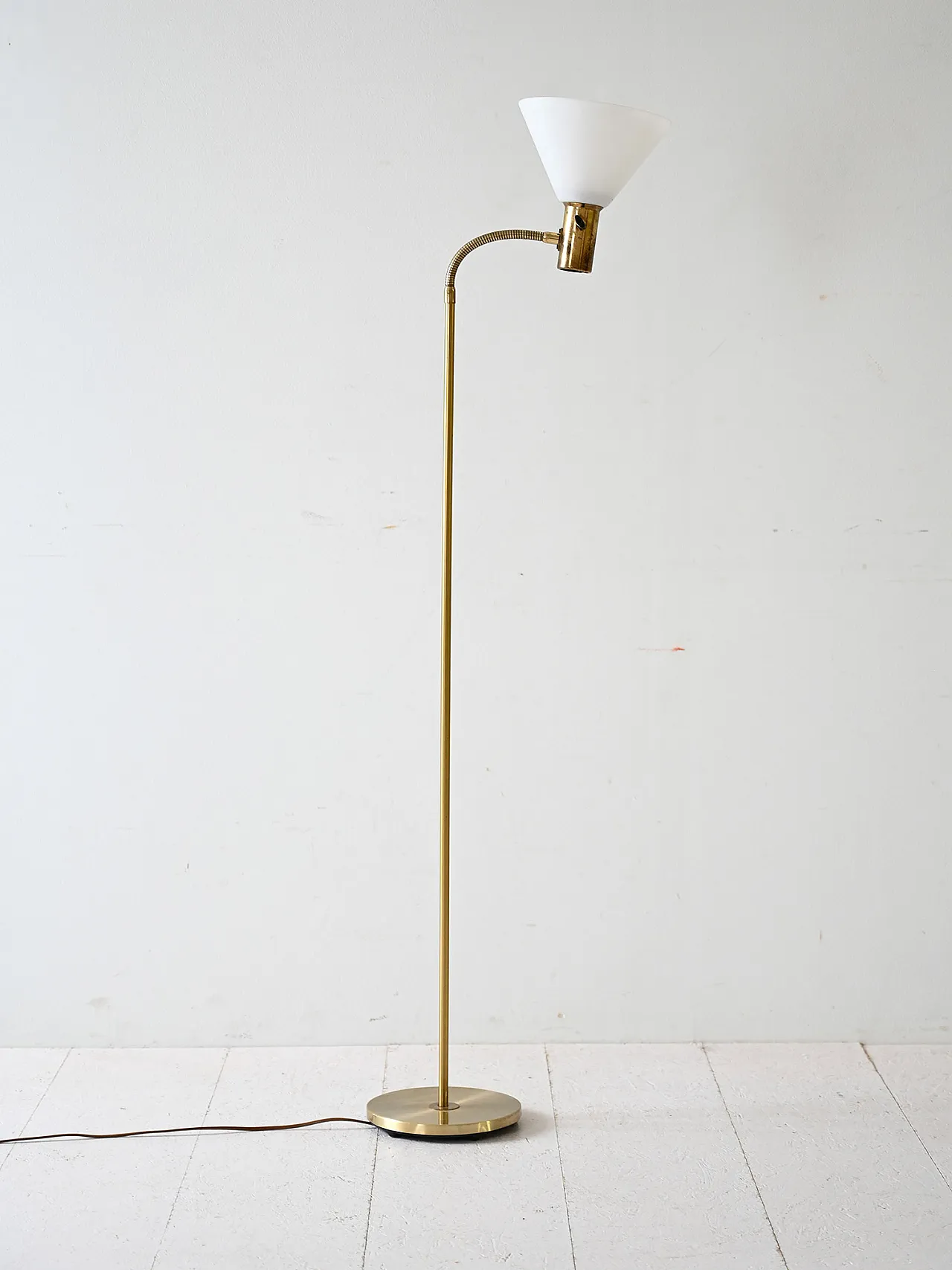Scandinavian land lamp in brass, 1950s 3
