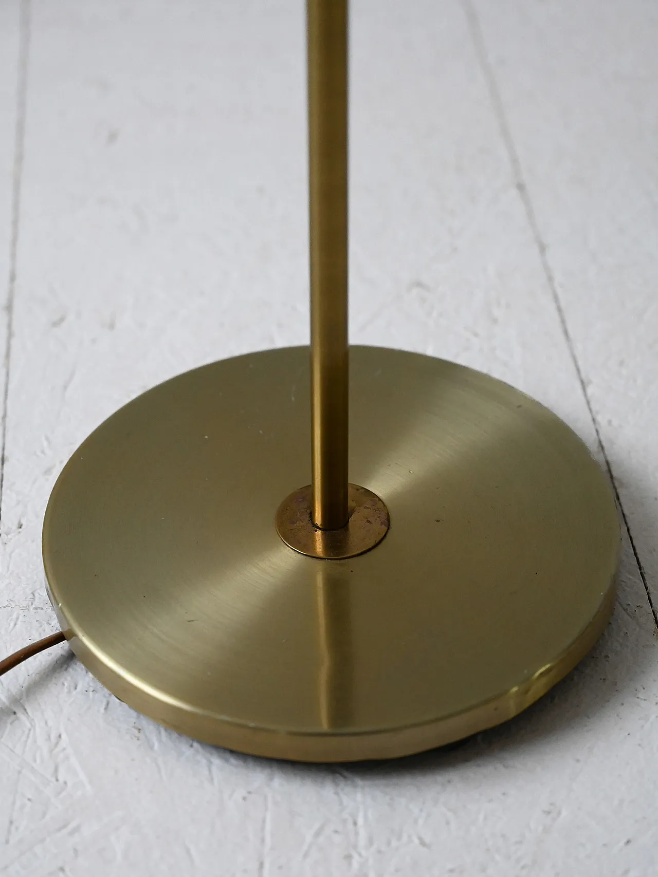 Scandinavian land lamp in brass, 1950s 8