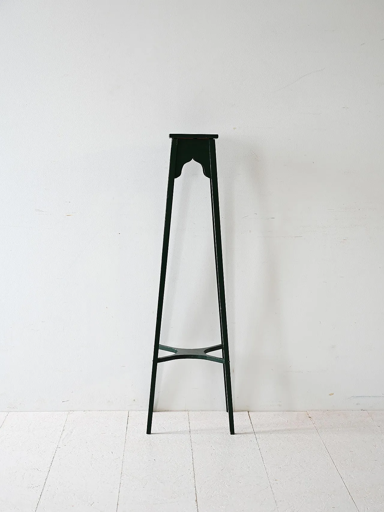 Piedistallo svedese in legno dipinto verde, anni '60 2