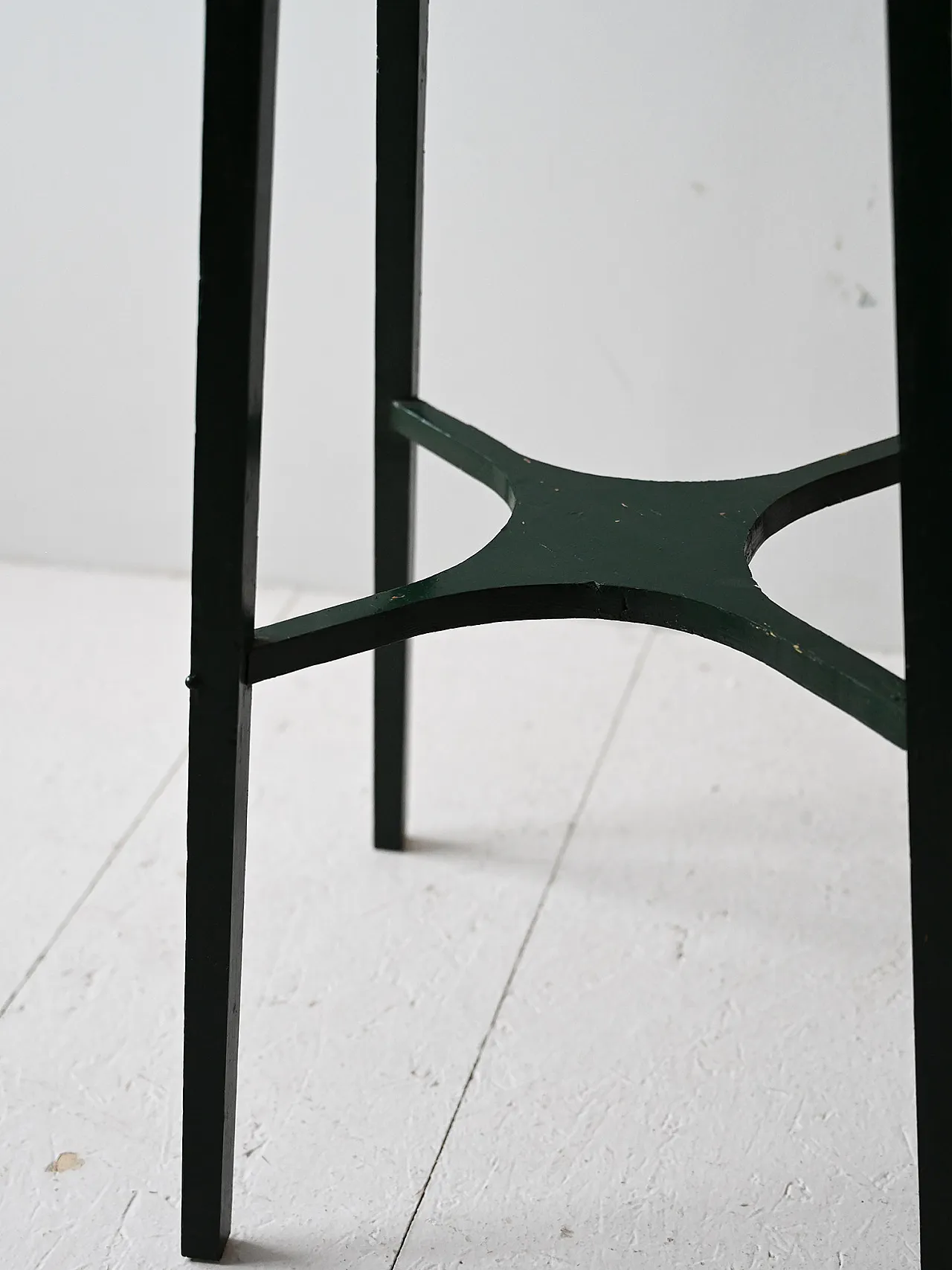 Piedistallo svedese in legno dipinto verde, anni '60 4