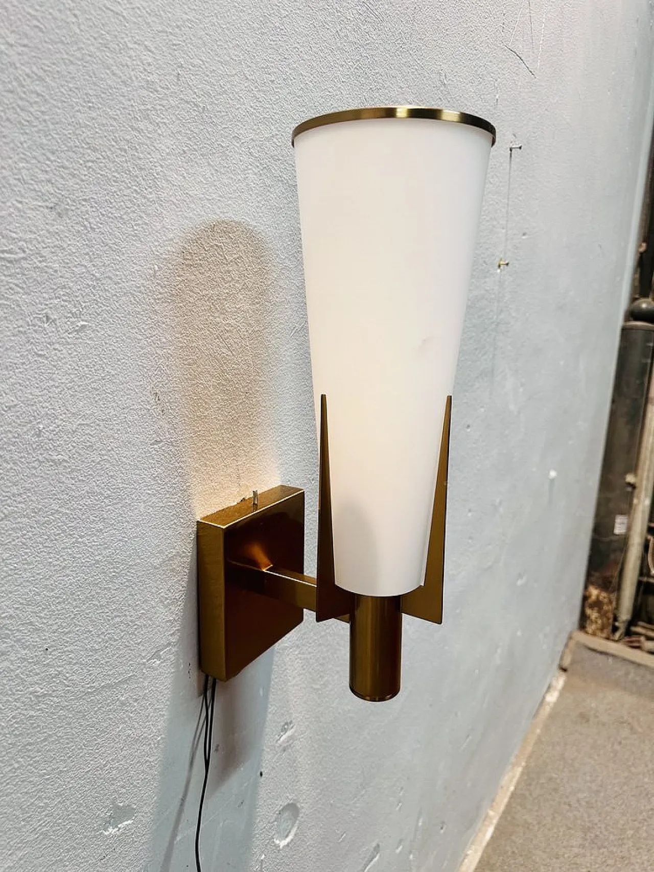 Wall Light in Brass and Opaline, 1950s 3