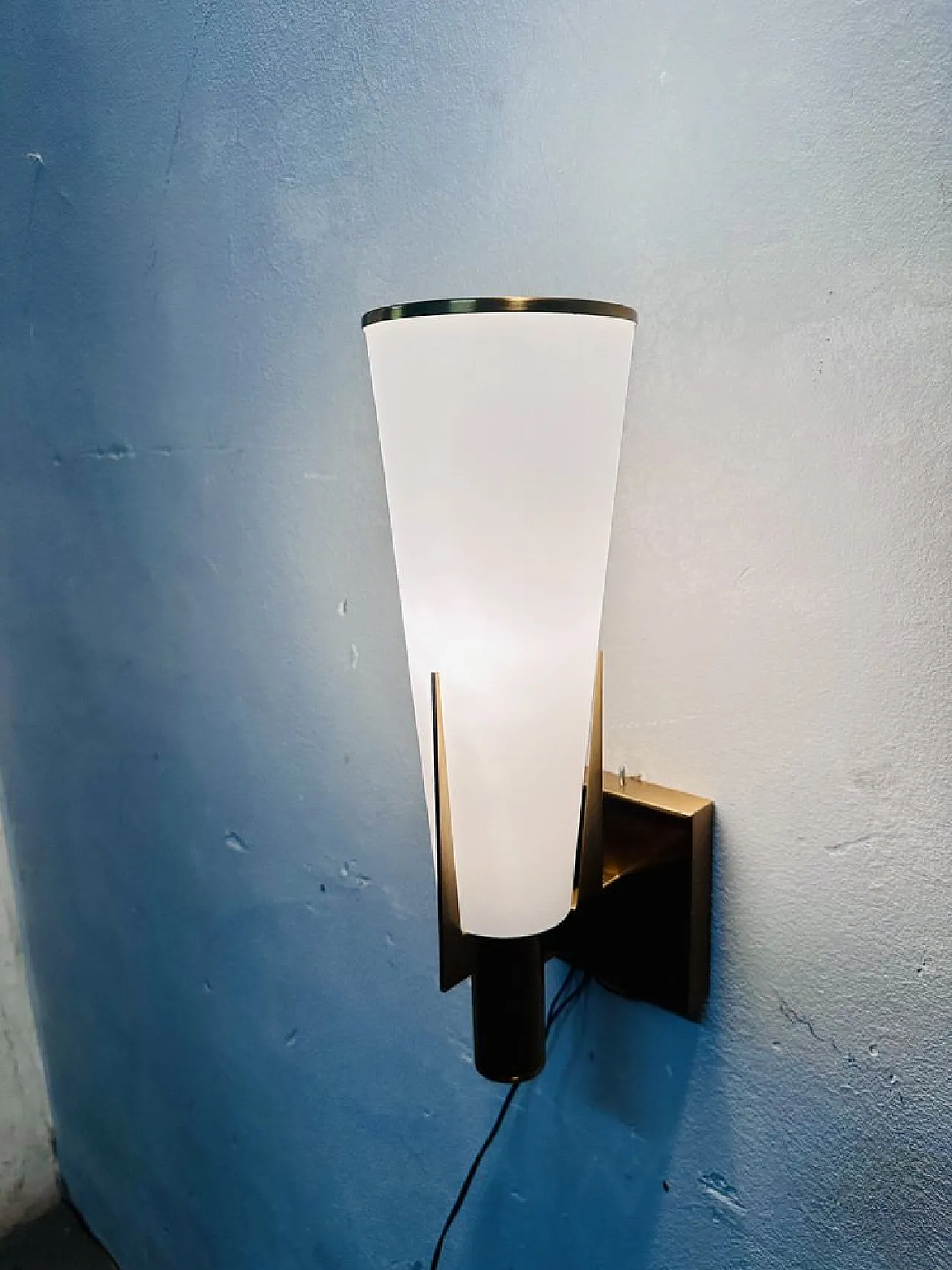 Wall Light in Brass and Opaline, 1950s 6