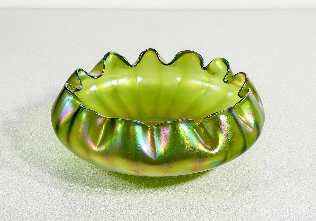 Ciotola in vetro soffiato iridescente, primo '900 1