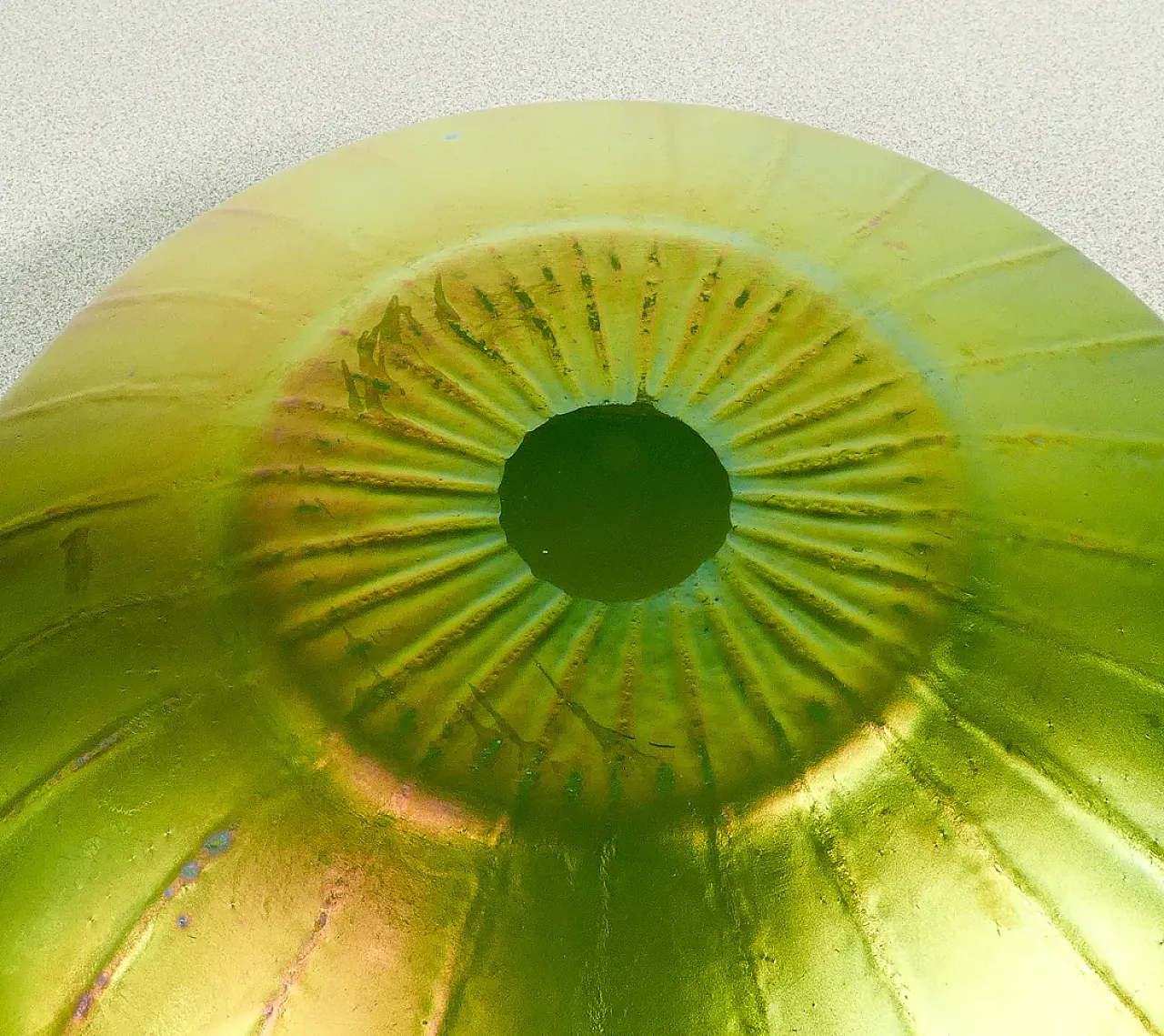 Ciotola in vetro soffiato iridescente, primo '900 9