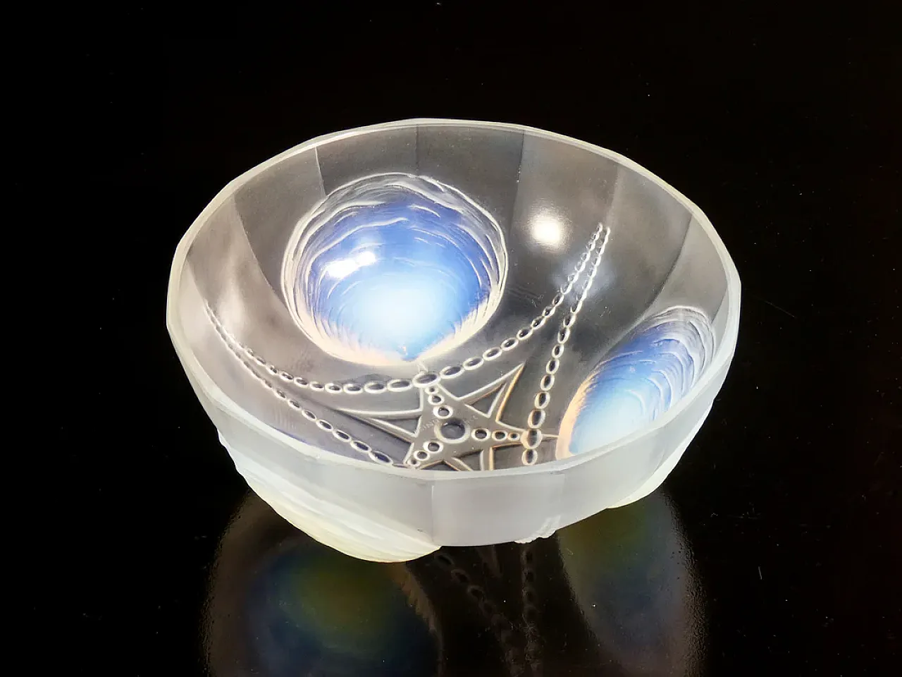 Vaso in vetro opalescente, anni '30 1