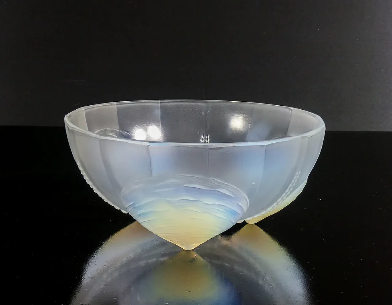 Vaso in vetro opalescente, anni '30 4