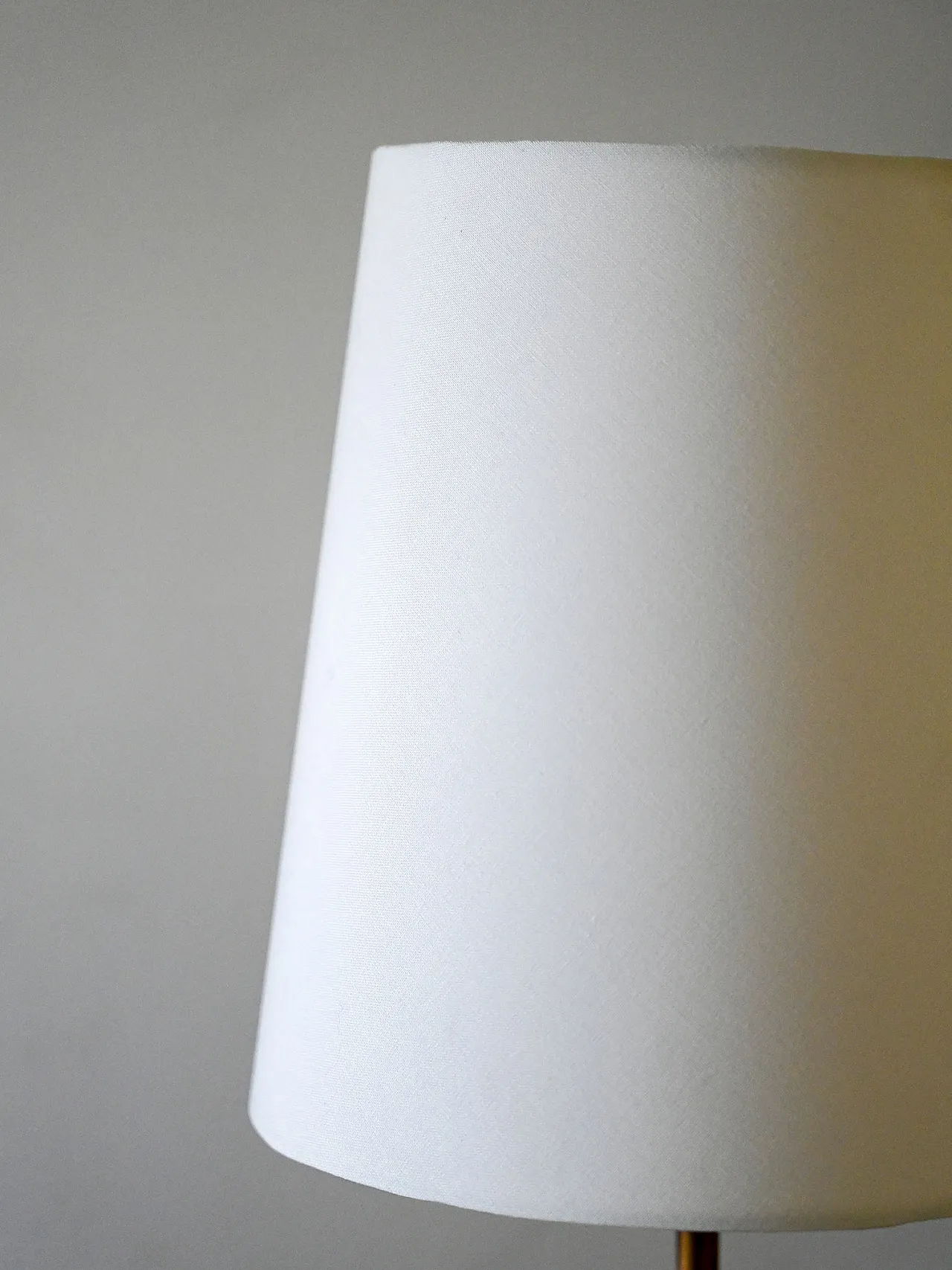 Coppia di abat-jour scandinave in ottone 3