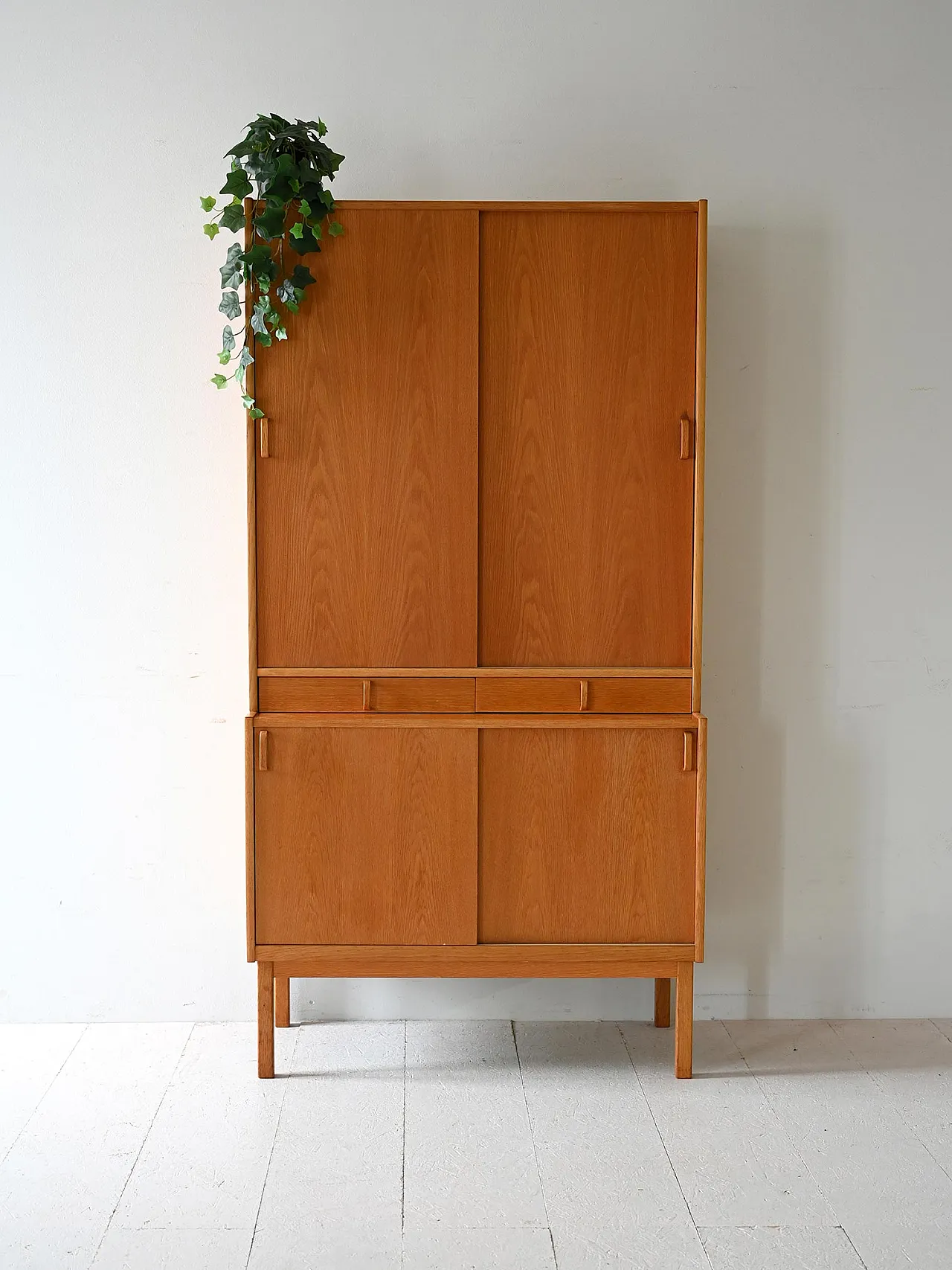 Scandinavo Bodafors wardrobe with sliding doors 1