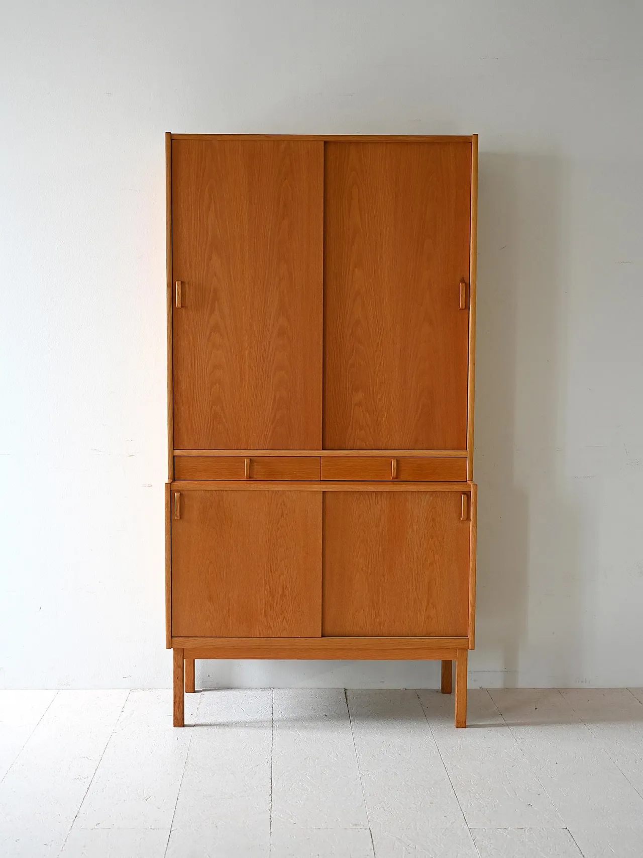 Scandinavo Bodafors wardrobe with sliding doors 2