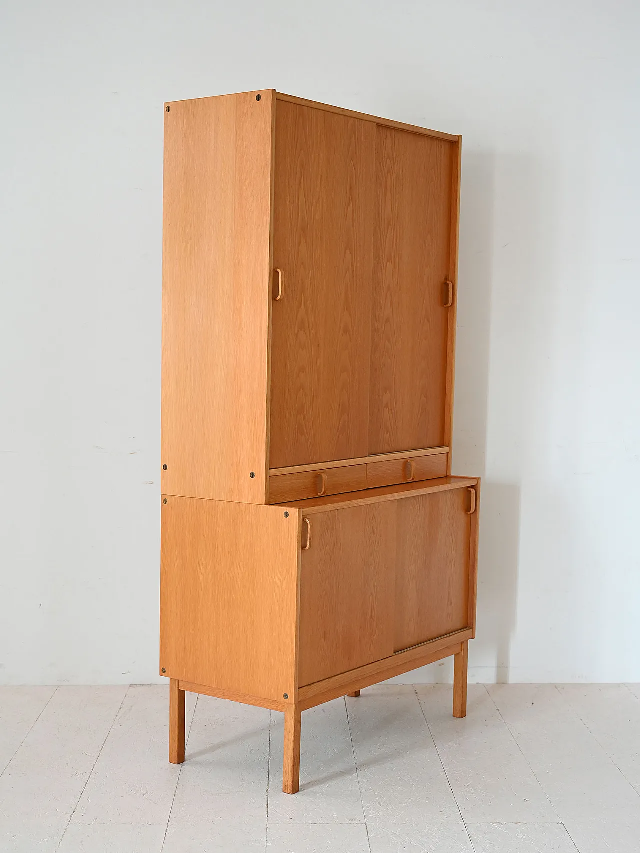 Scandinavo Bodafors wardrobe with sliding doors 6